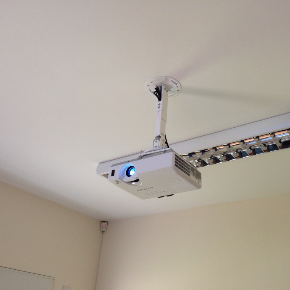 Hitachi Projector installed in doctor’s surgery